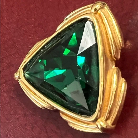 Swarovski Faceted LARGE Vintage clip green Crystal gold tone earrings